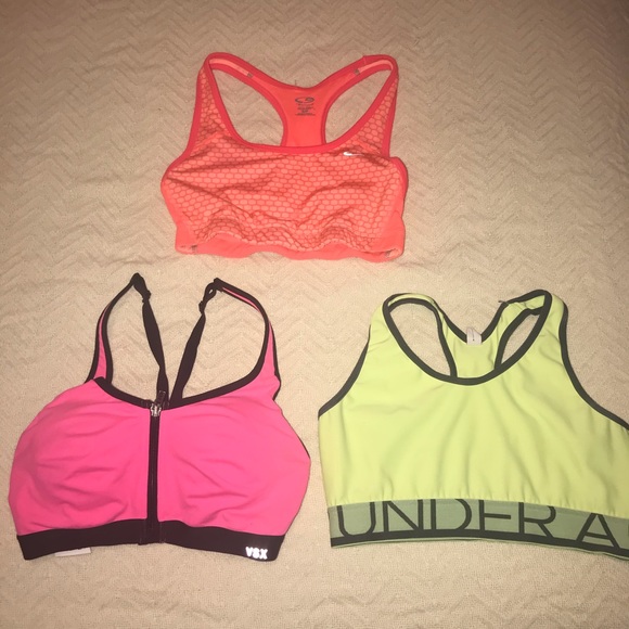Sports bras - Picture 1 of 2
